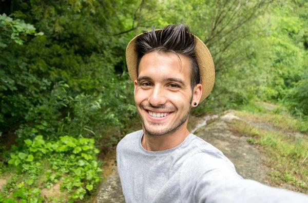 files/depositphotos_111117108-stock-photo-guy-is-taking-a-selfie.webp